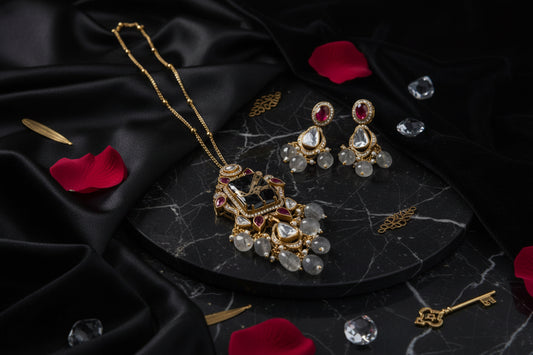 Arrowhead Pendent Set