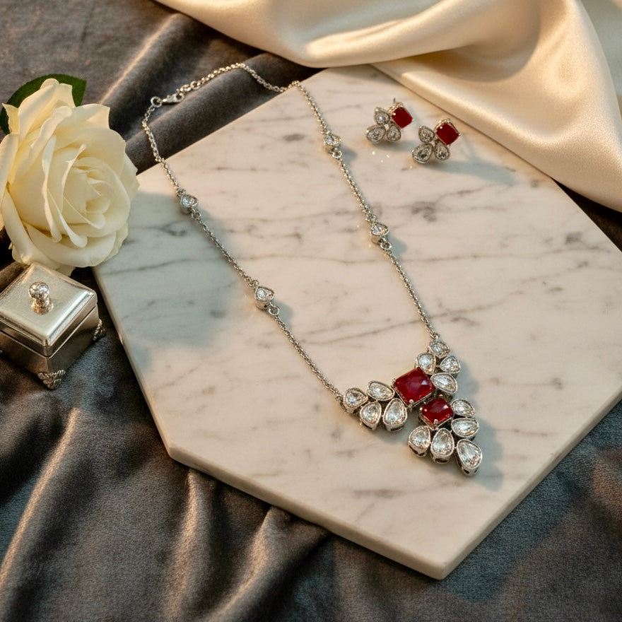 Nelia Pendent Set