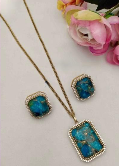 Calla Pendent Set