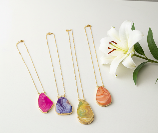 Agate necklaces with lily