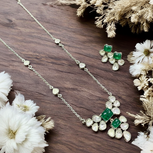 Emerald Flower Necklace Set Professional Setting